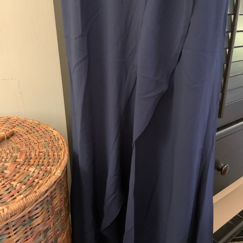 Strapless ruffle Lulu’s navy gown